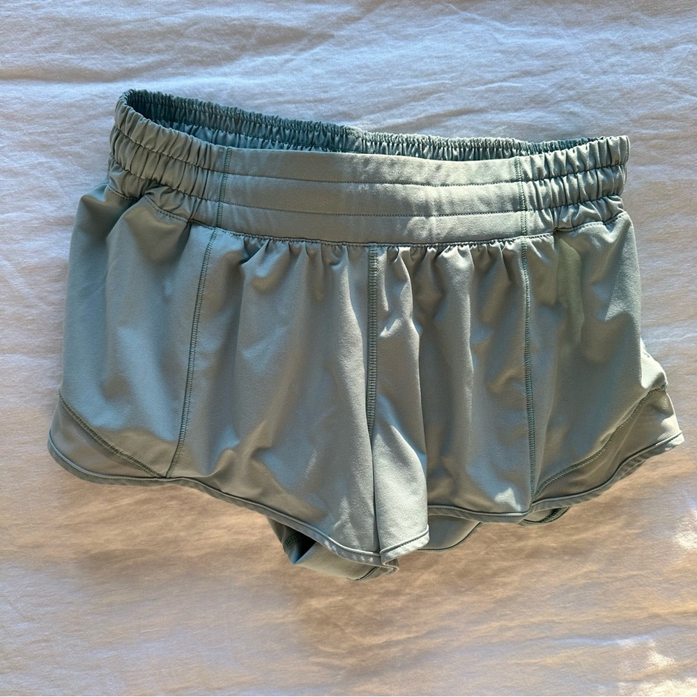 Lululemon Hotty Hot LR 2.5” in Hazy Jade